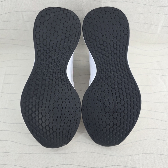 New Balance Womens Roav Fresh Foam Running Shoes White/Black WROAVWB Size 8B - Picture 11 of 13